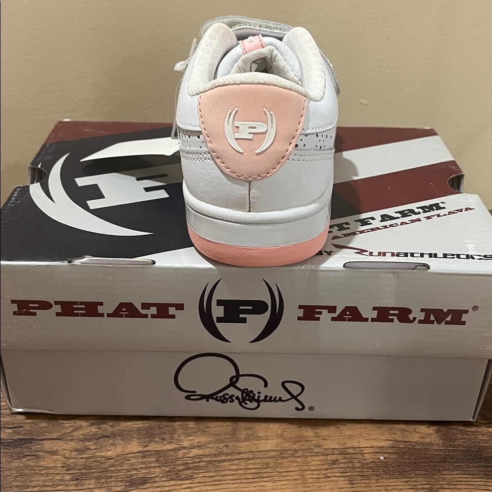 ✨ Vintage Phat Farm Kids Sneakers – Size 2 (Brand New!) ✨ - Picture 2 of 4